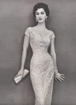 Dovima lleva vestido de Jerry Gilden-Vogue-diciembre-1954